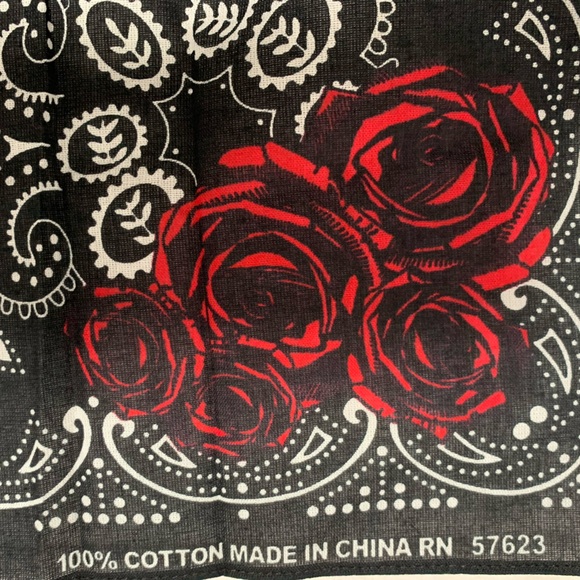 3/$10 Cotton Bandanna - Roses & Paisley Pattern - NWOT - Picture 3 of 5
